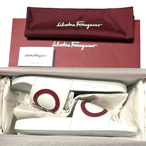 ⛔️ SOLD ⛔️ NEW Salvatore Ferragamo Men’s GROOVE 2 Gancini Pool Slides Sandals 10 - Picture 12 of 13